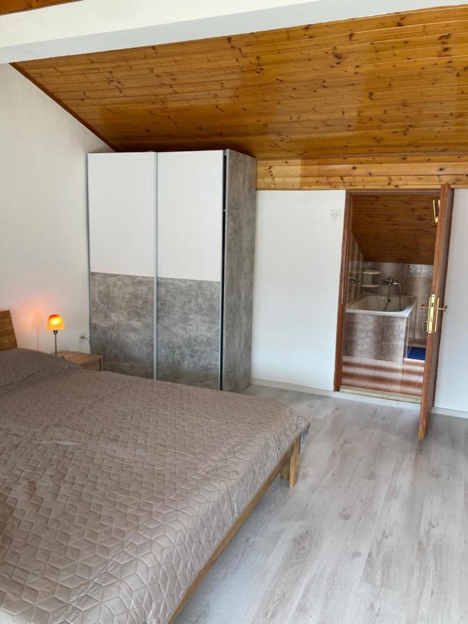 Apartments Hrnjic Umag Eksteriør bilde